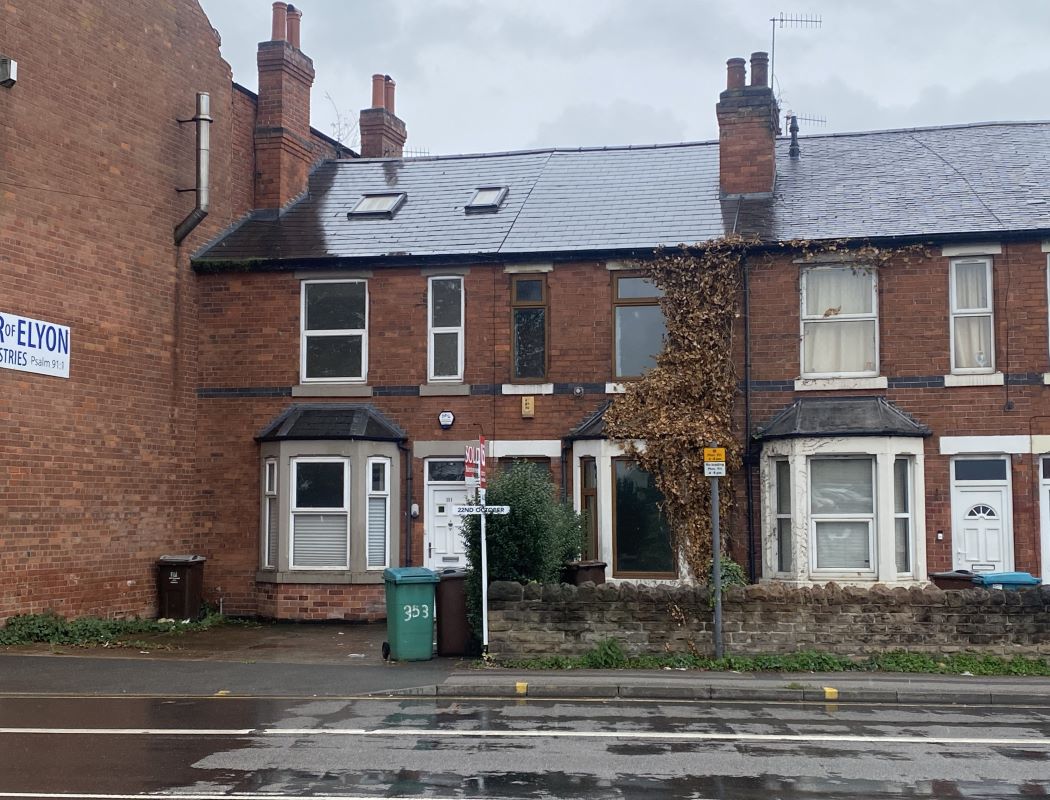 2 bedroom mid terraced property in Nottingham