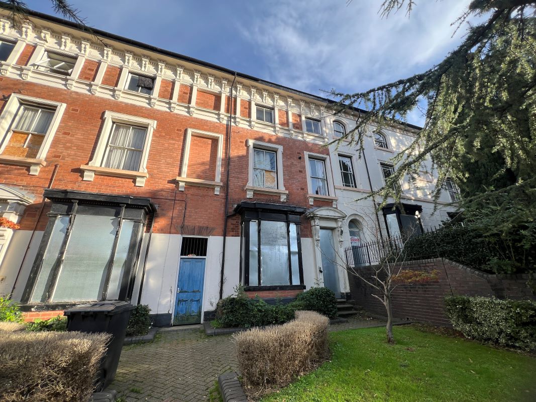 4 bedroom mid terraced three storey property in Moseley