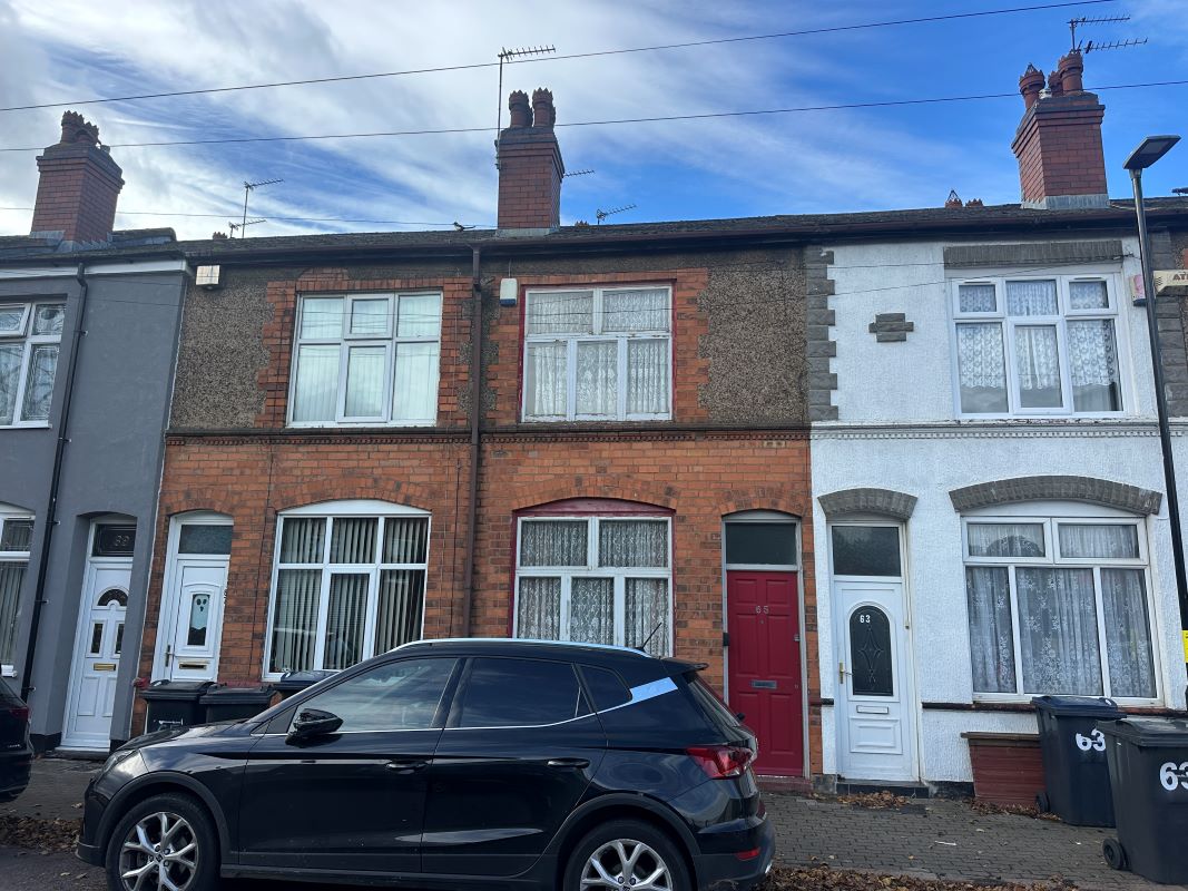 3 bedroom terraced property in Hay Mills