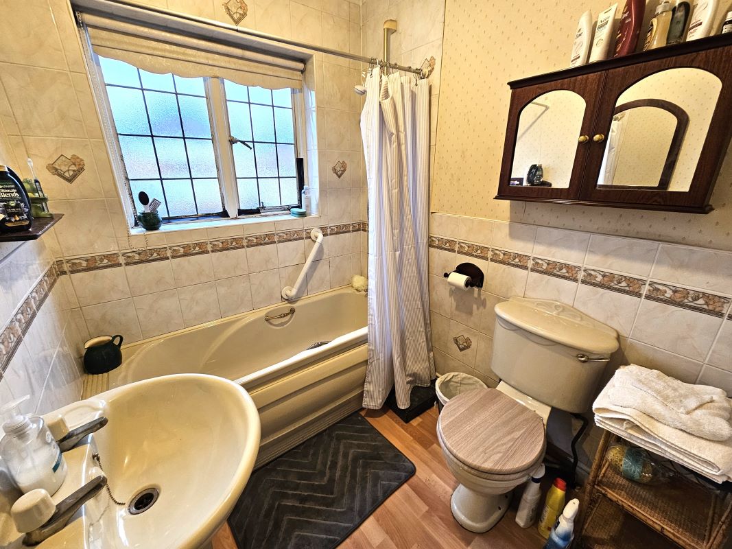 21 Hollydale Road, Erdington, Birmingham, B24 9LP