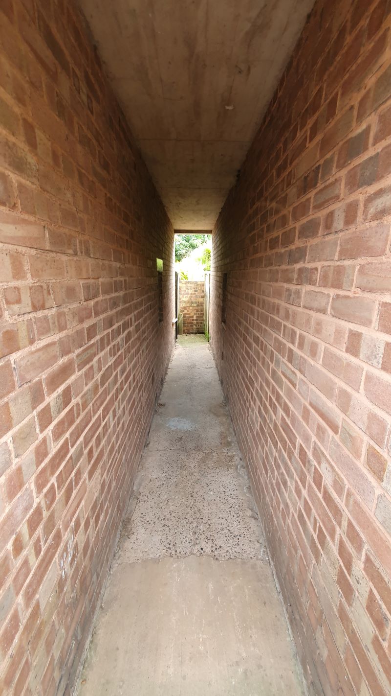 Leasehold Vacant Mid-Terraced House with Three Bedrooms