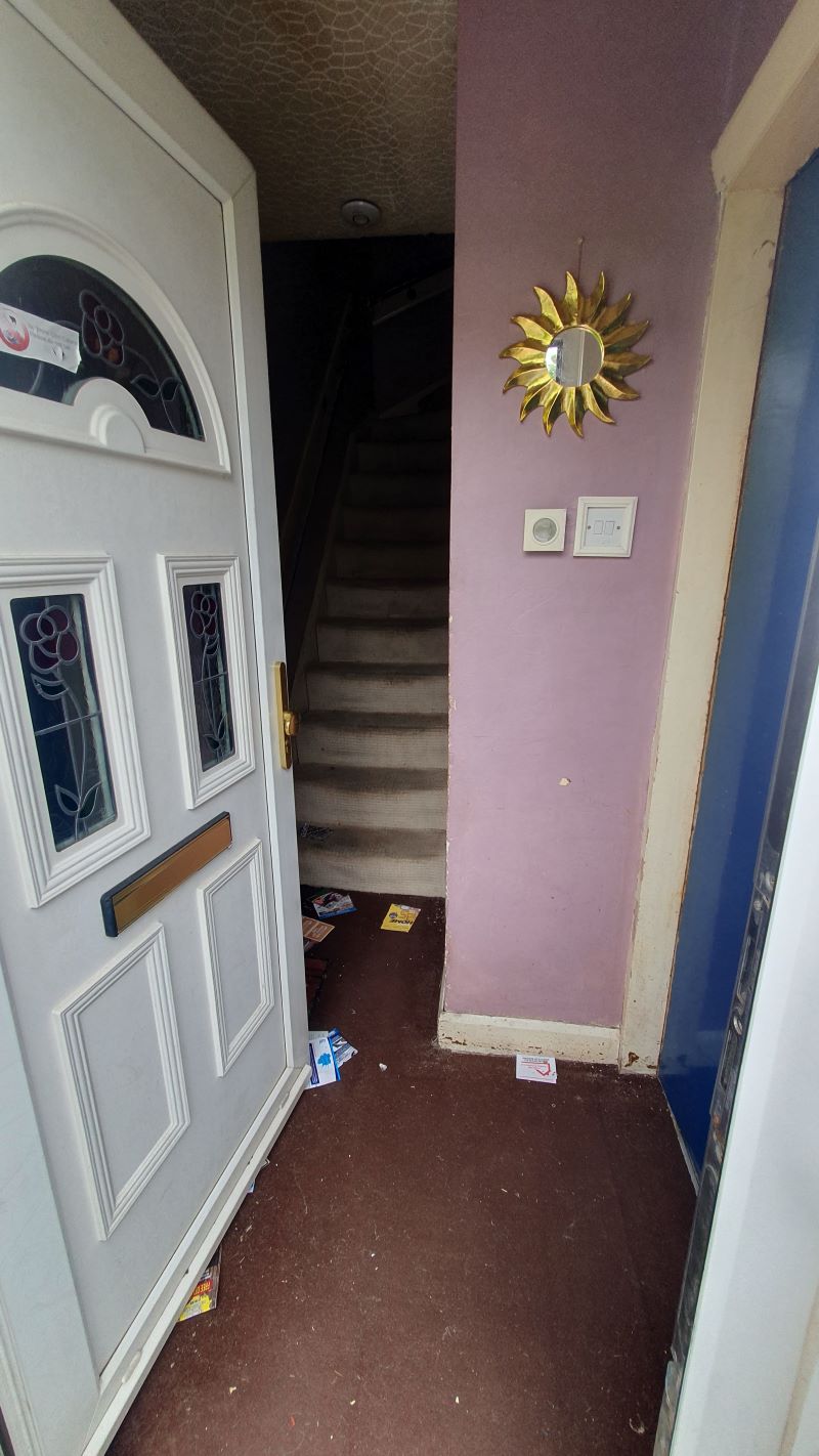 Leasehold Vacant Mid-Terraced House with Three Bedrooms