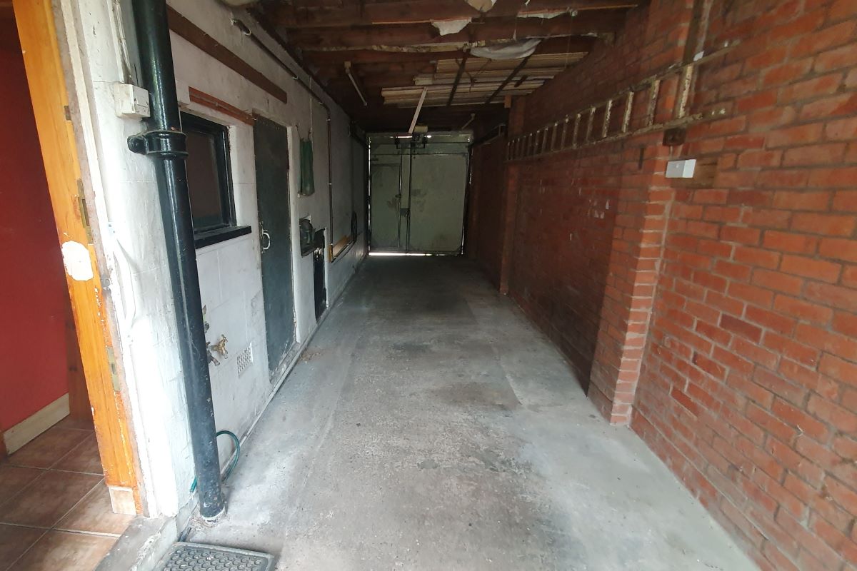 9 Eccleshall Avenue, Wolverhampton, West Midlands, WV10 6TN