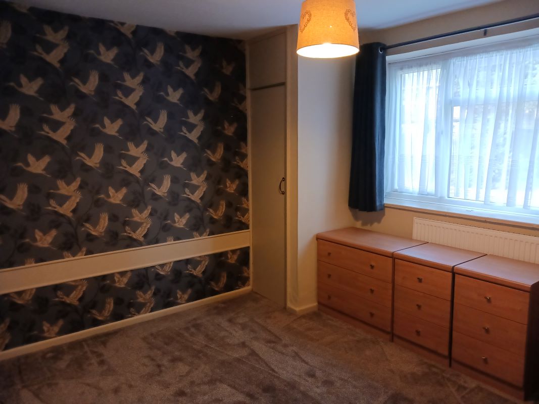 Leasehold Vacant Three Bedroom Flat