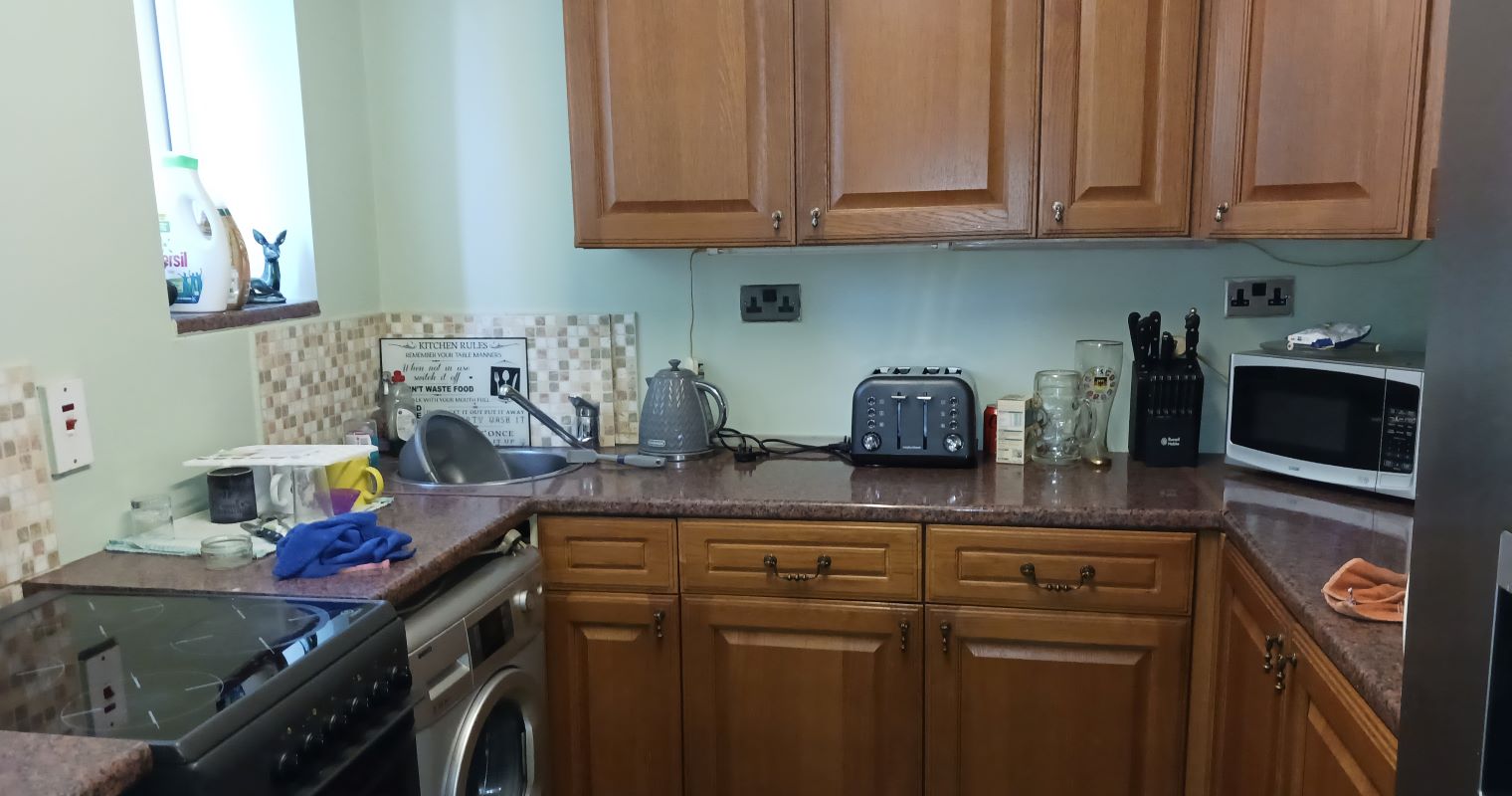 Leasehold Vacant Three Bedroom Flat