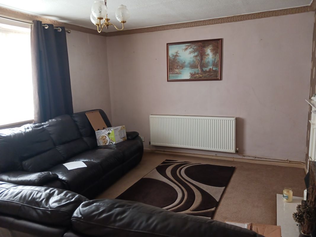 Leasehold Vacant Three Bedroom Flat