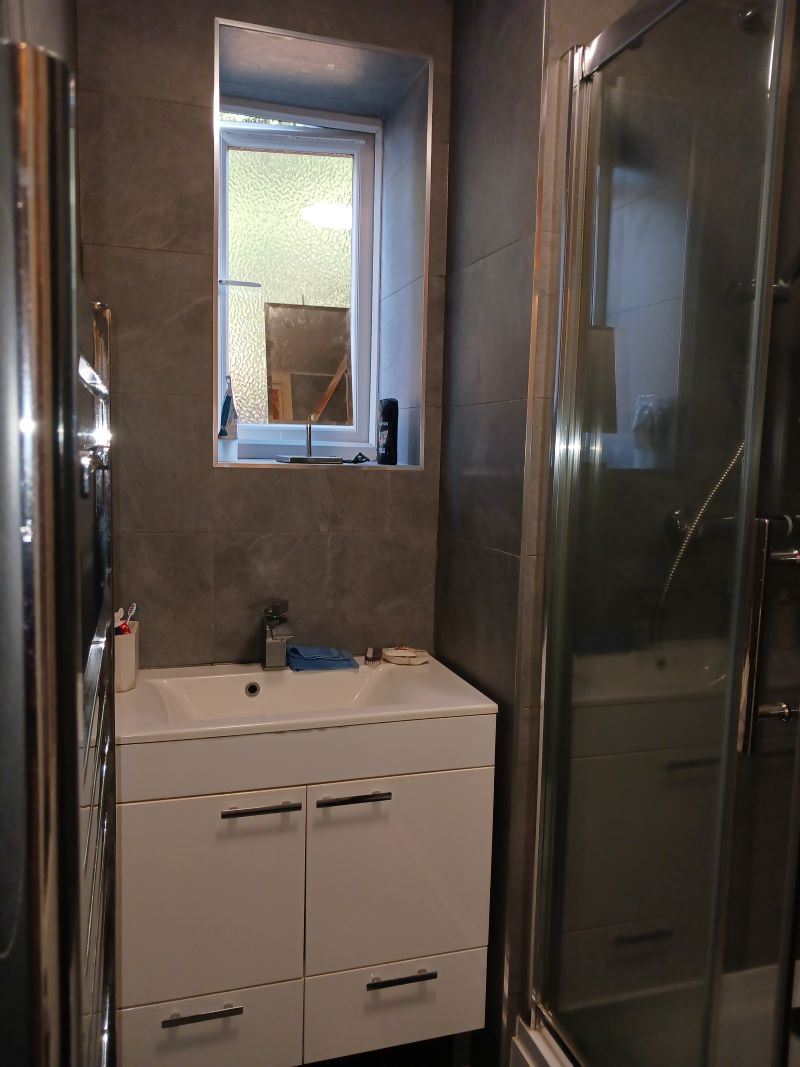 Leasehold Vacant Three Bedroom Flat