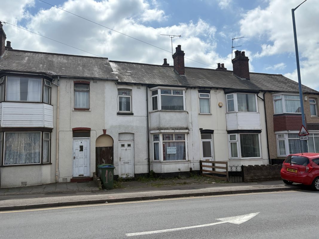 Freehold Vacant Three Bedroom House