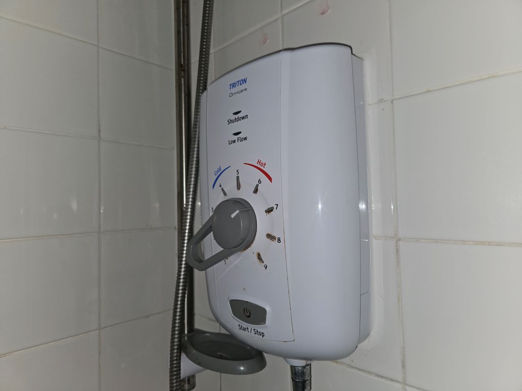 Leasehold Vacant Studio Flat in Sought After Location