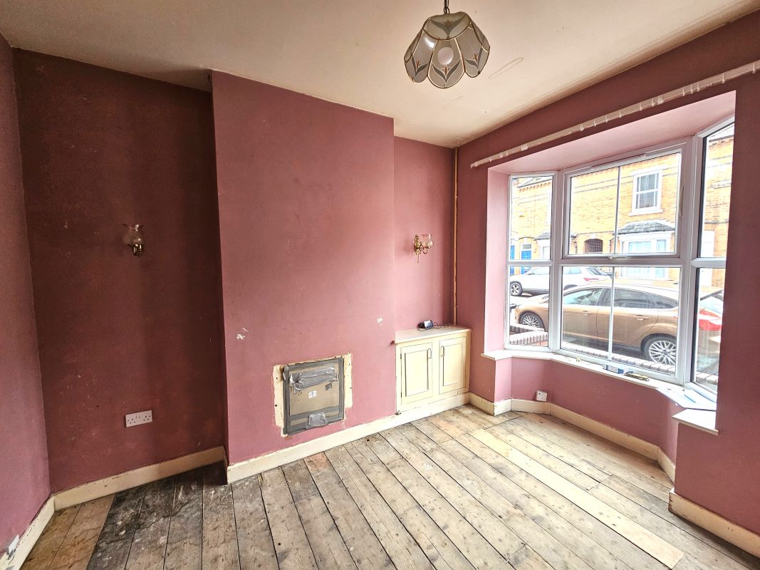 Freehold Vacant Terraced House with Two Bedrooms