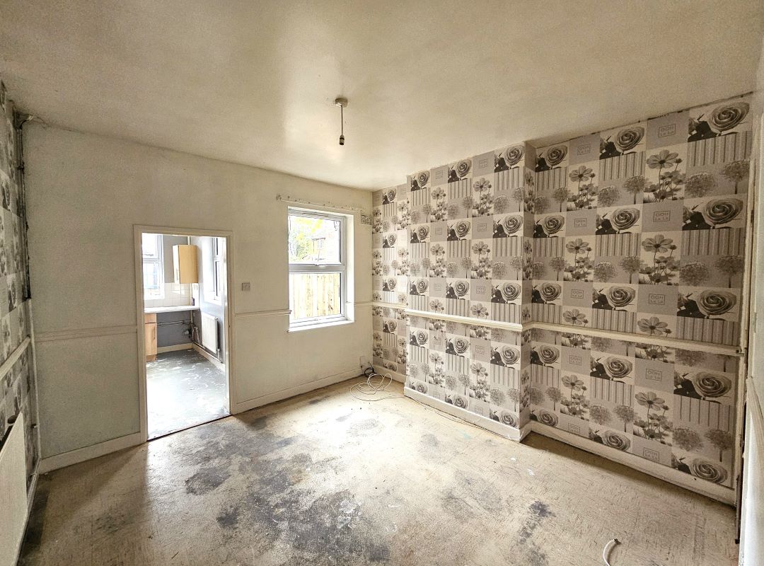 Freehold Vacant Terraced House with Two Bedrooms