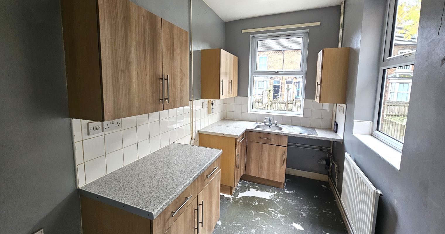 Freehold Vacant Terraced House with Two Bedrooms