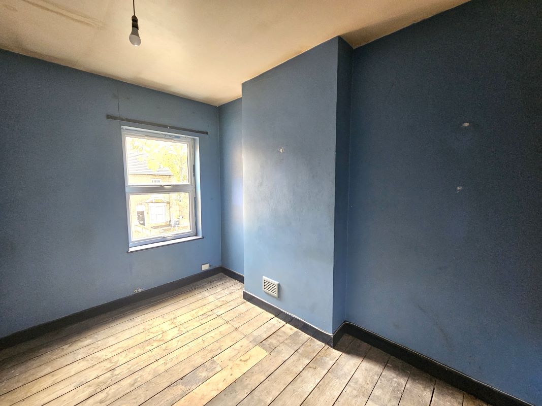 Freehold Vacant Terraced House with Two Bedrooms