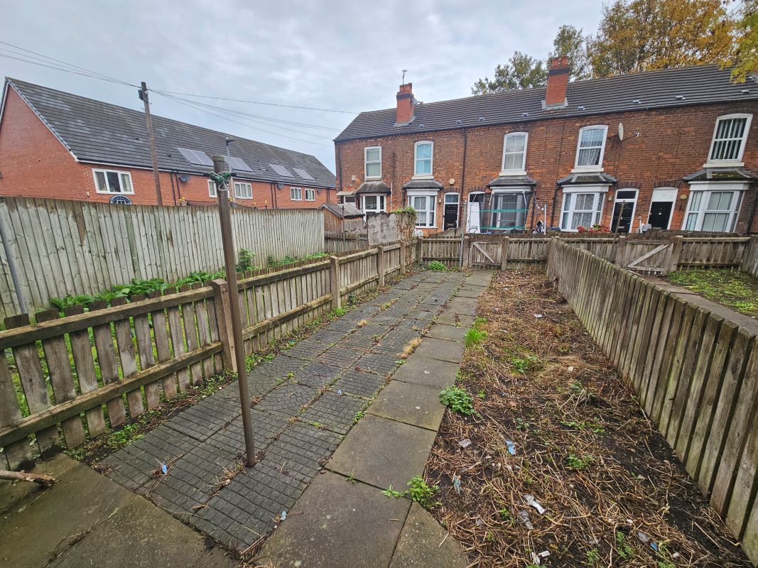 Freehold Vacant Terraced House with Two Bedrooms