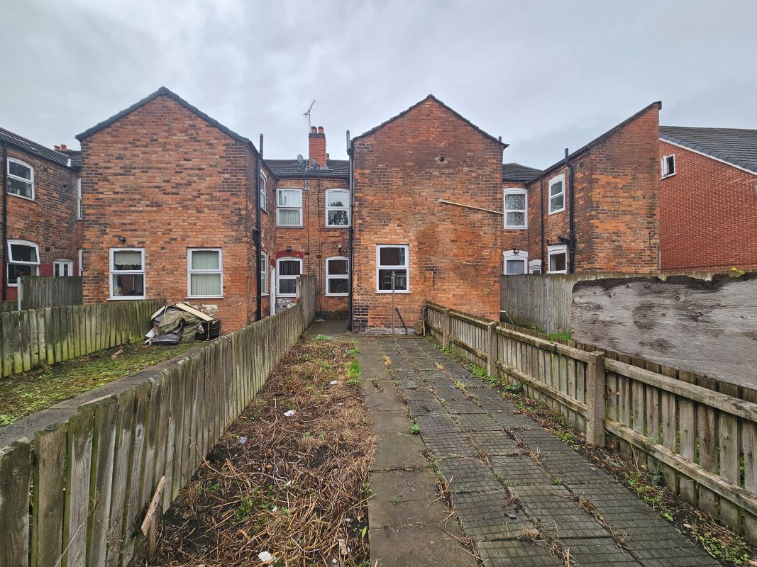 Freehold Vacant Terraced House with Two Bedrooms