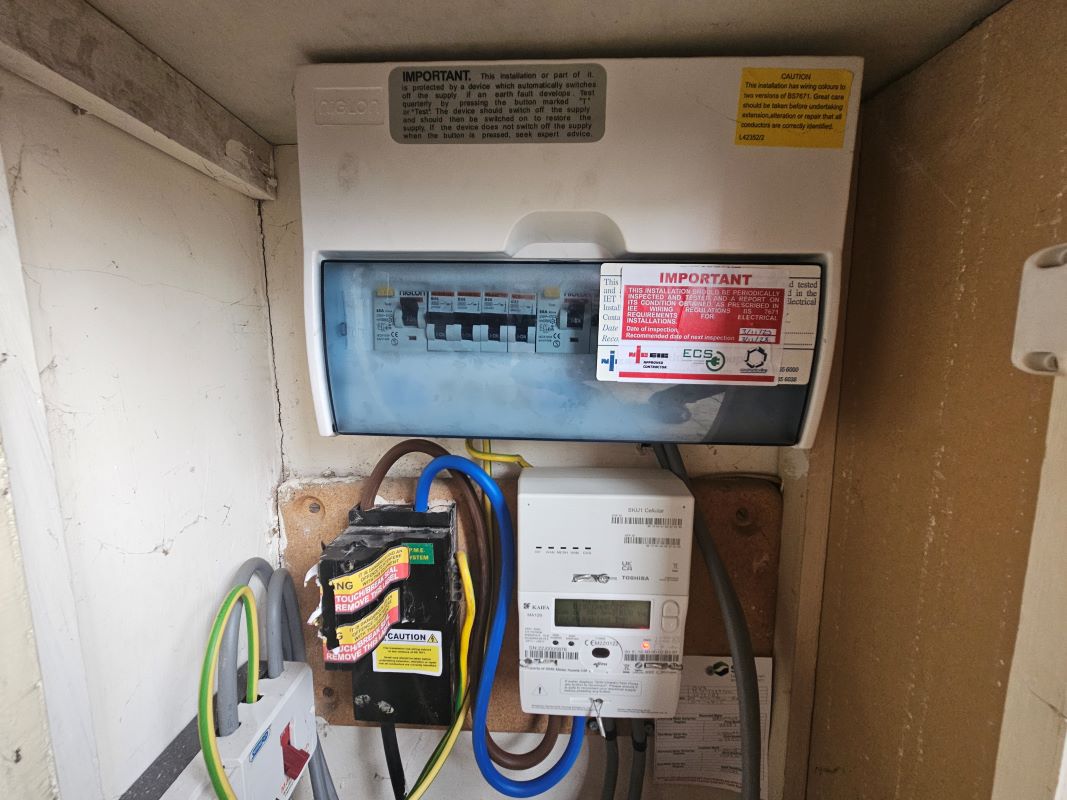 Freehold Vacant Terraced House with Two Bedrooms