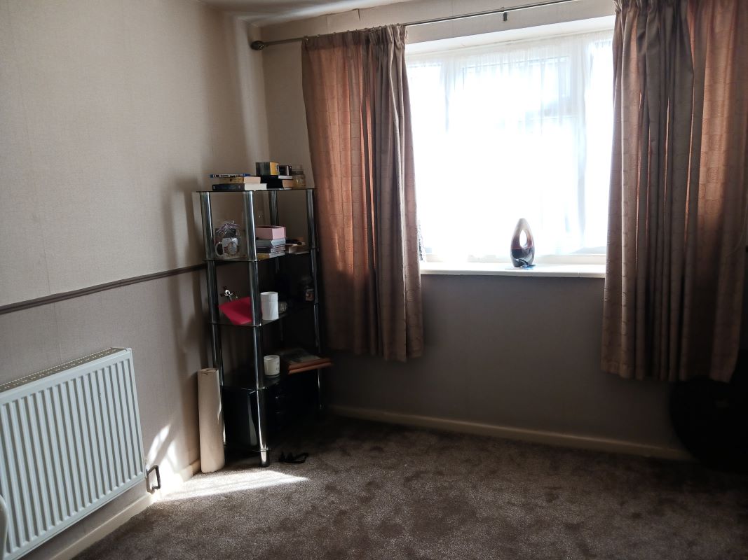 Leasehold Vacant Three Bedroom Flat