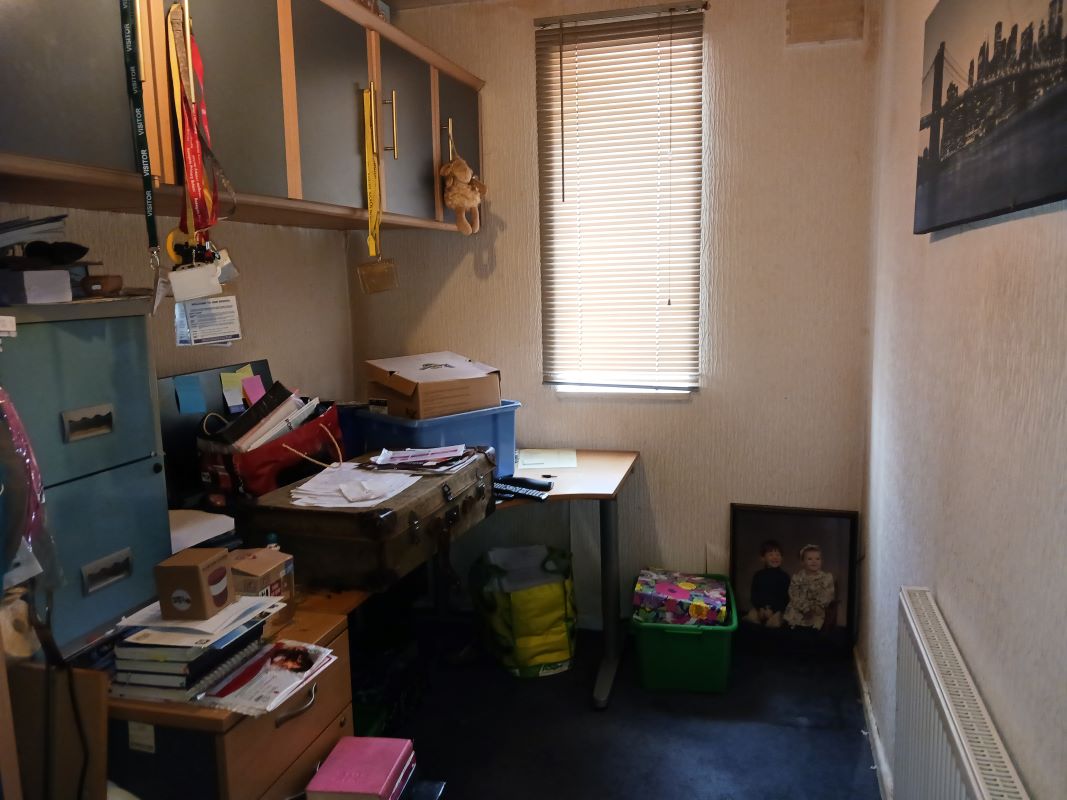 Leasehold Vacant Three Bedroom Flat