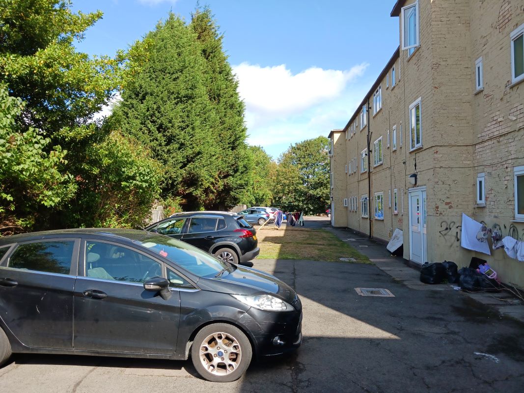 Leasehold Vacant Three Bedroom Flat