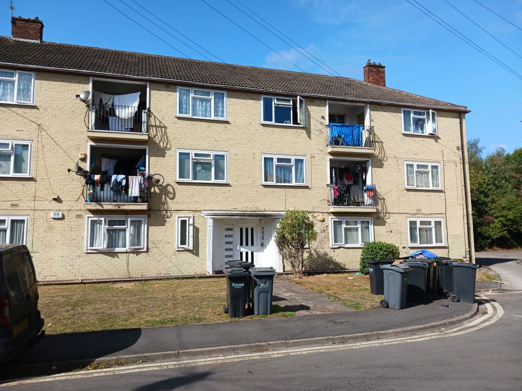 Leasehold Vacant Three Bedroom Flat