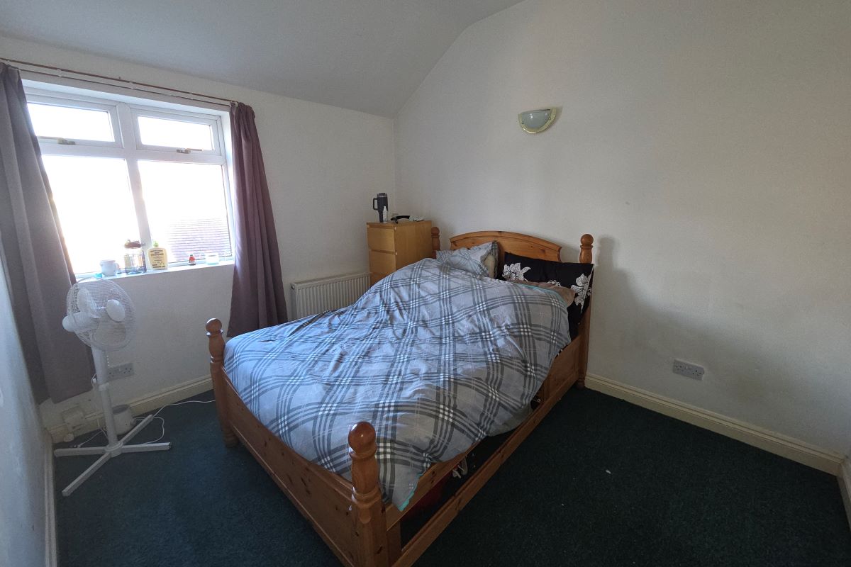 Long Leasehold Investment, 2 Bed Duplex Flat (999 Year Lease) (Rental of £10,800pa)