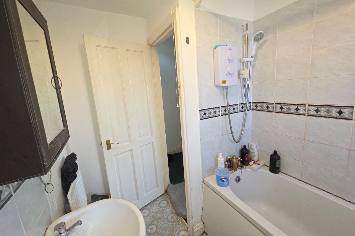 Long Leasehold Investment, 2 Bed Duplex Flat (999 Year Lease) (Rental of £10,800pa)