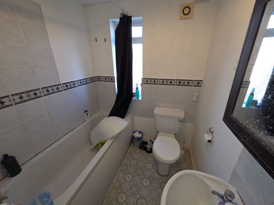 Long Leasehold Investment, 2 Bed Duplex Flat (999 Year Lease) (Rental of £10,800pa)