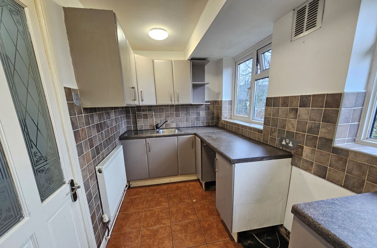 Leasehold Vacant Two Bedroom Flat in Popular Commuter Village