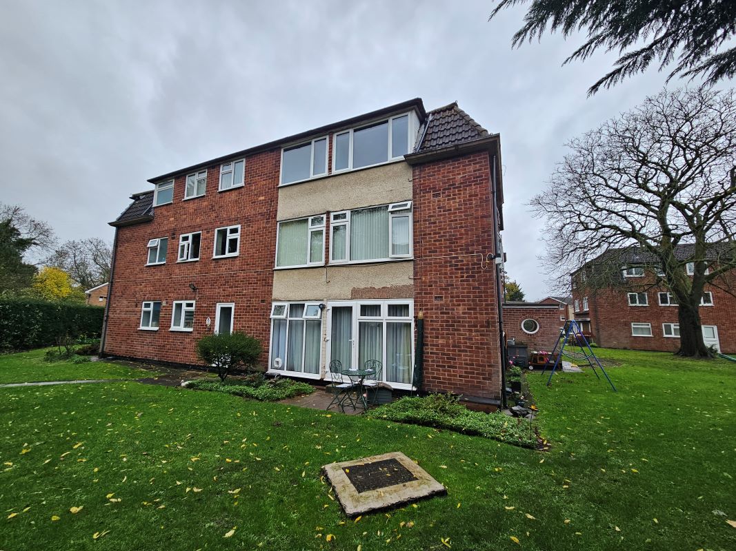 Leasehold Vacant Two Bedroom Flat in Popular Commuter Village