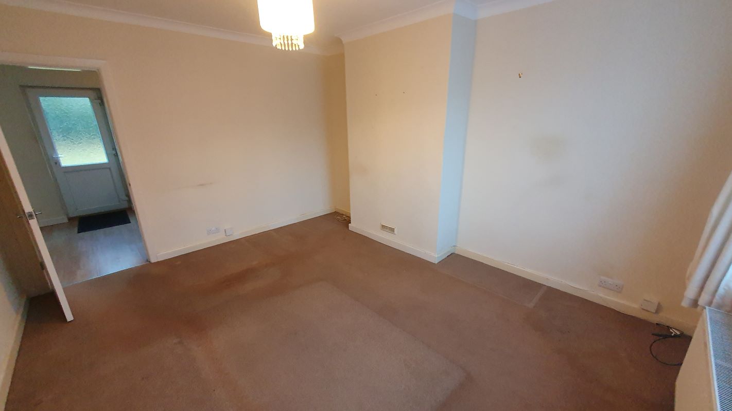 Freehold Vacant Semi-Detached House with Three Bedrooms