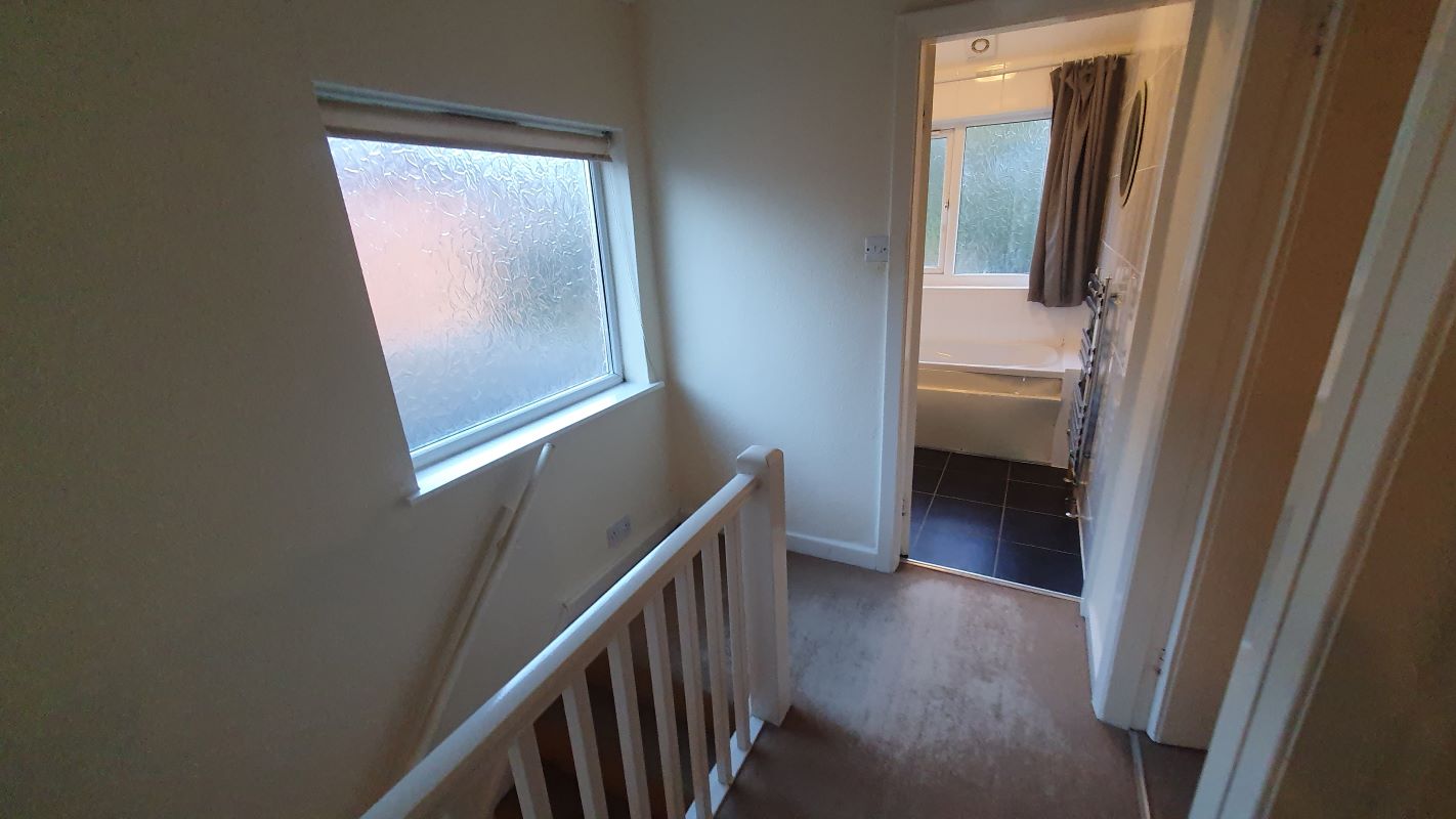 Freehold Vacant Semi-Detached House with Three Bedrooms