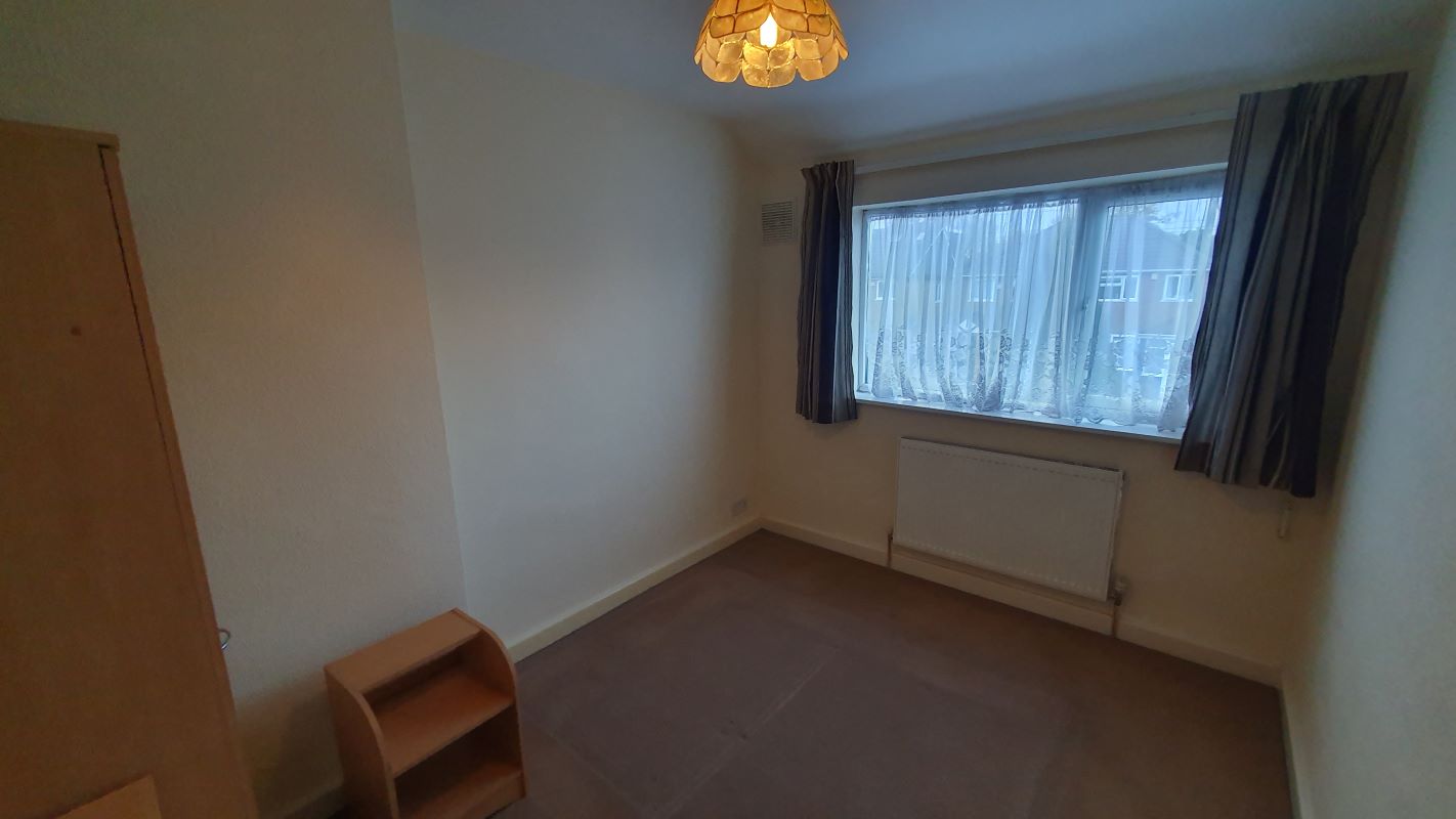 Freehold Vacant Semi-Detached House with Three Bedrooms