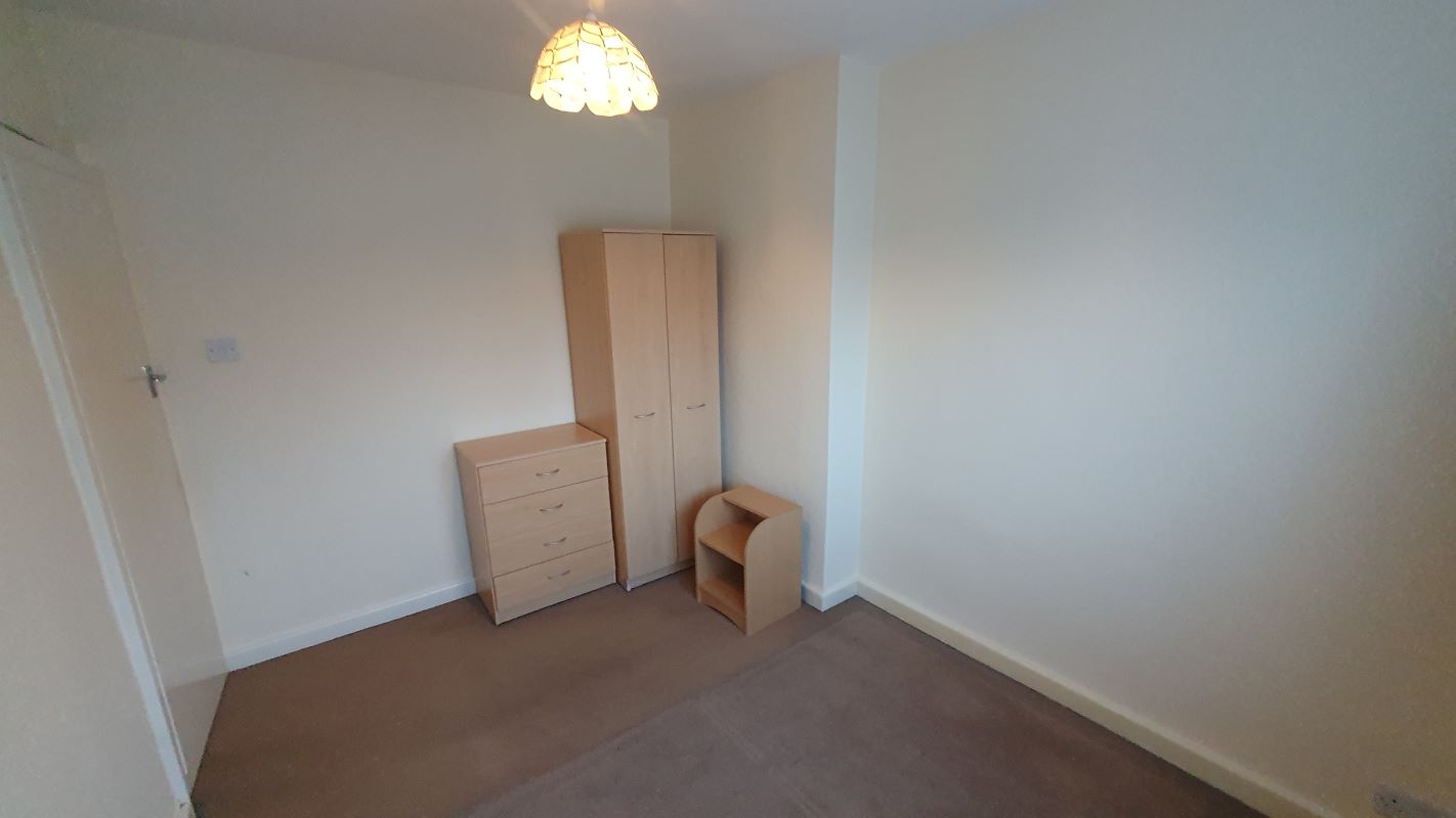 Freehold Vacant Semi-Detached House with Three Bedrooms