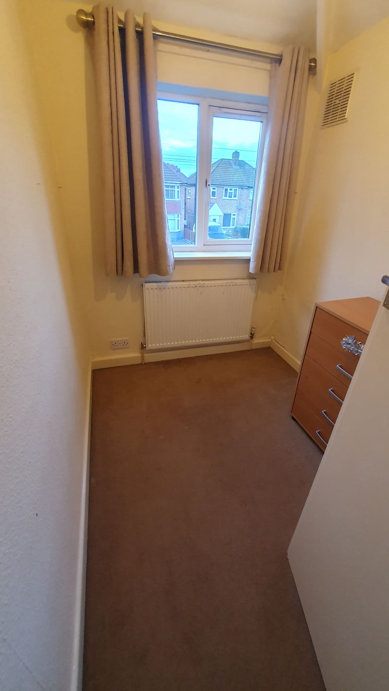 Freehold Vacant Semi-Detached House with Three Bedrooms