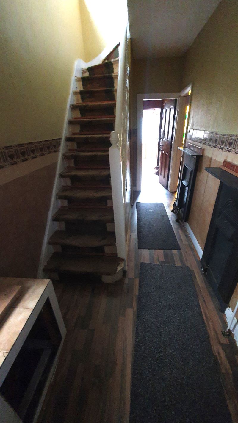 Freehold Vacant Semi-Detached House With Three Bedrooms