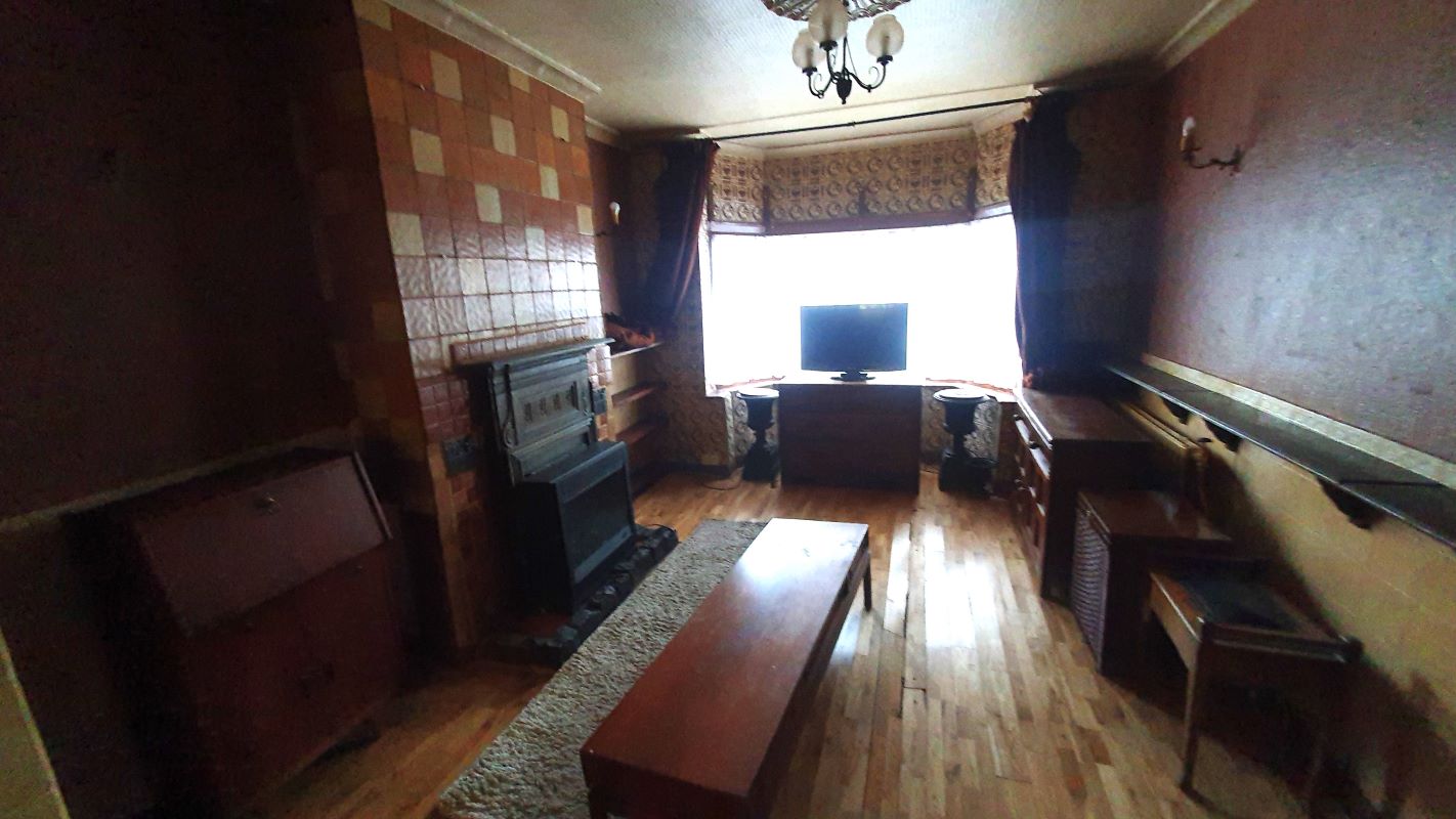 Freehold Vacant Semi-Detached House With Three Bedrooms