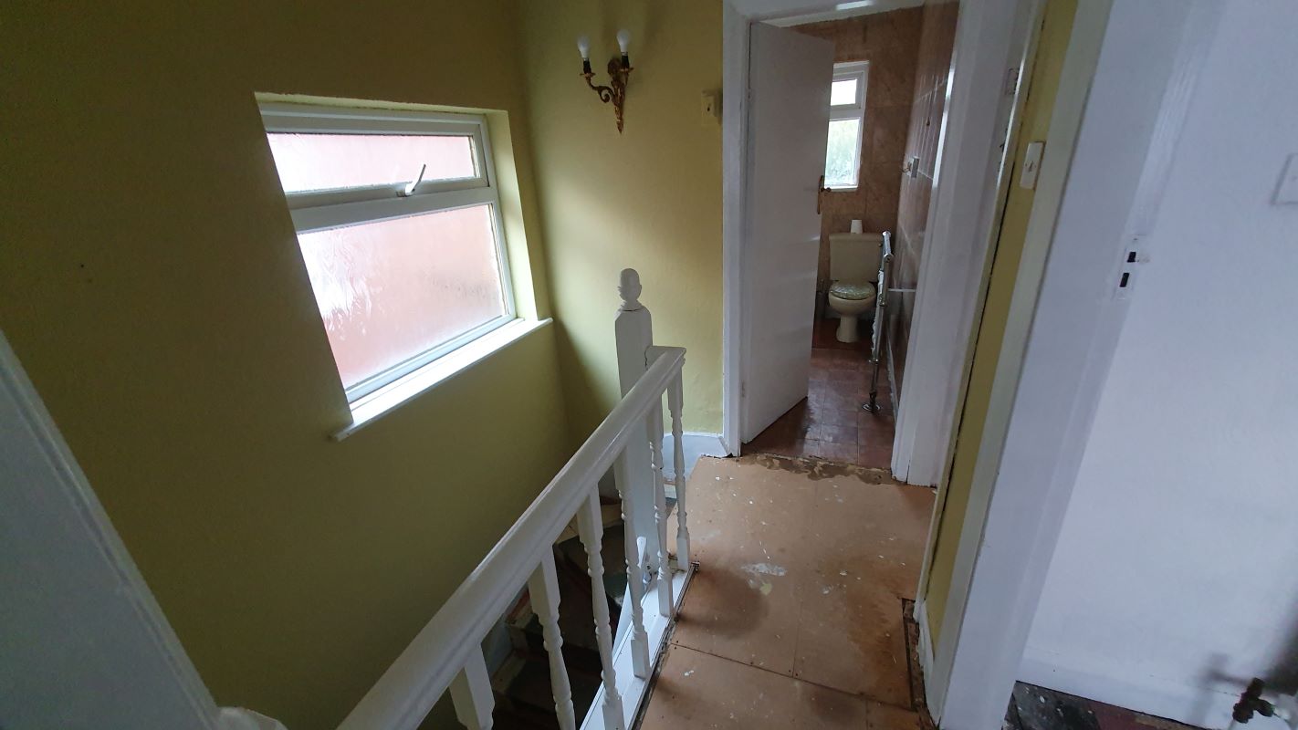 Freehold Vacant Semi-Detached House With Three Bedrooms