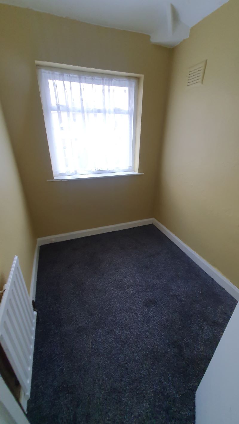 Freehold Vacant Semi-Detached House With Three Bedrooms