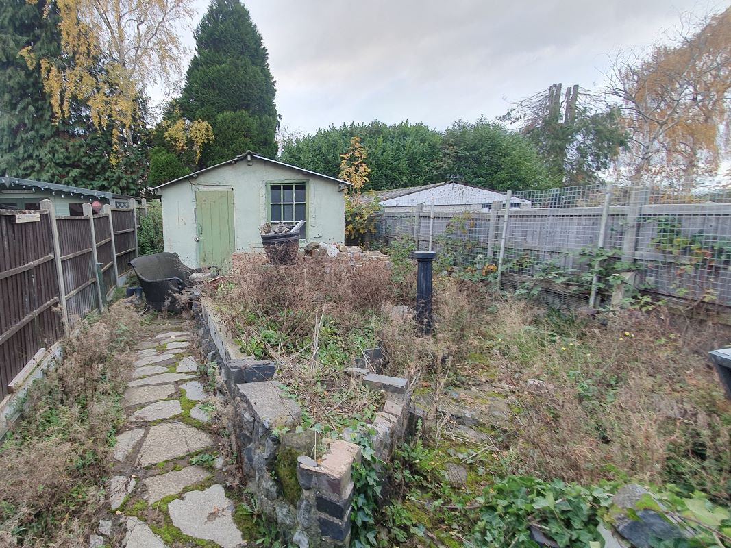 Freehold Vacant Semi-Detached House With Three Bedrooms