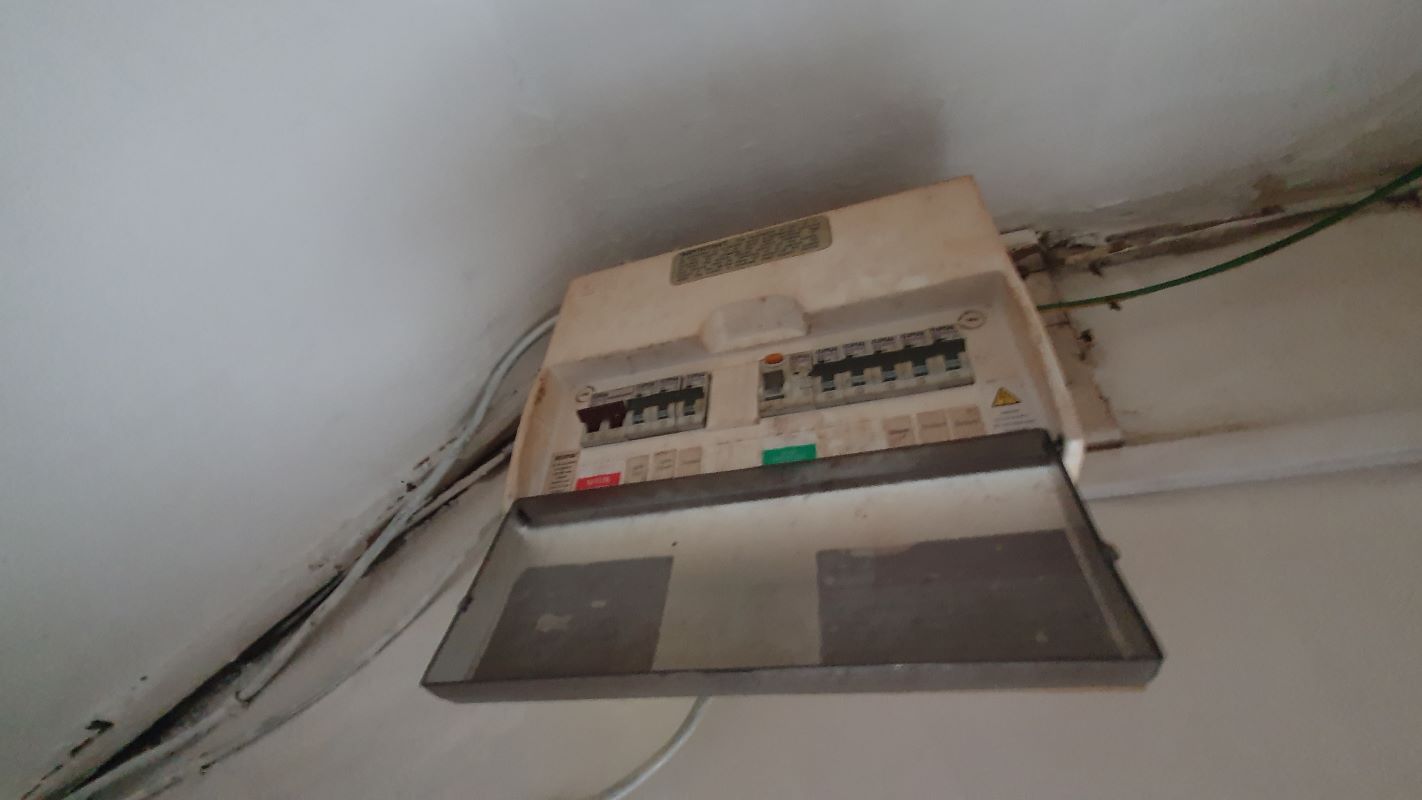 Freehold End Terraced House With Two Bedrooms