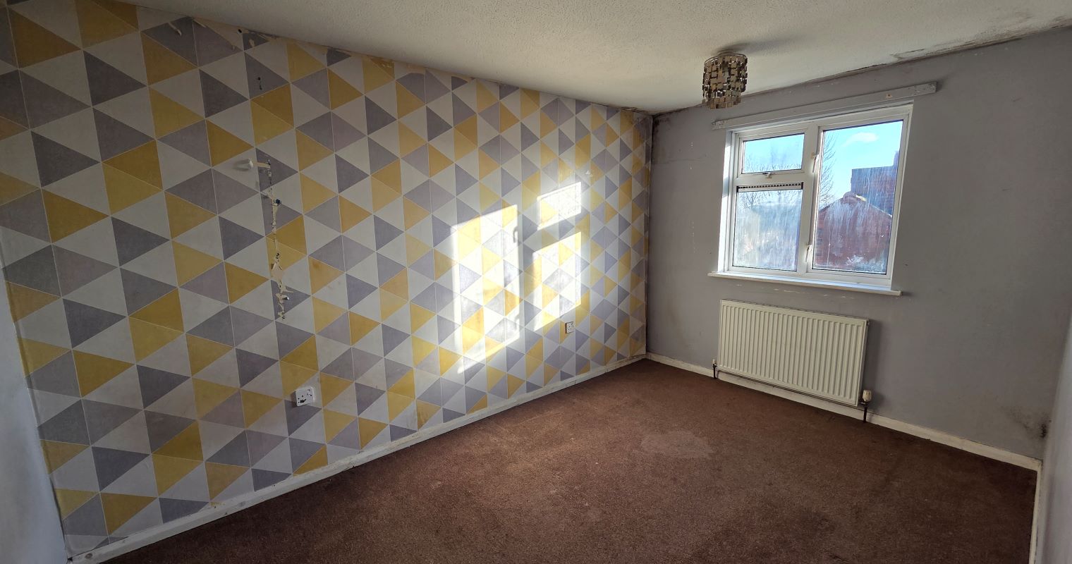 Freehold Vacant Three Bedroom House