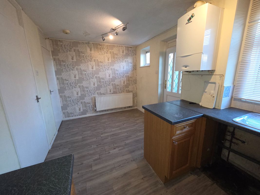 Freehold Vacant Three Bedroom House