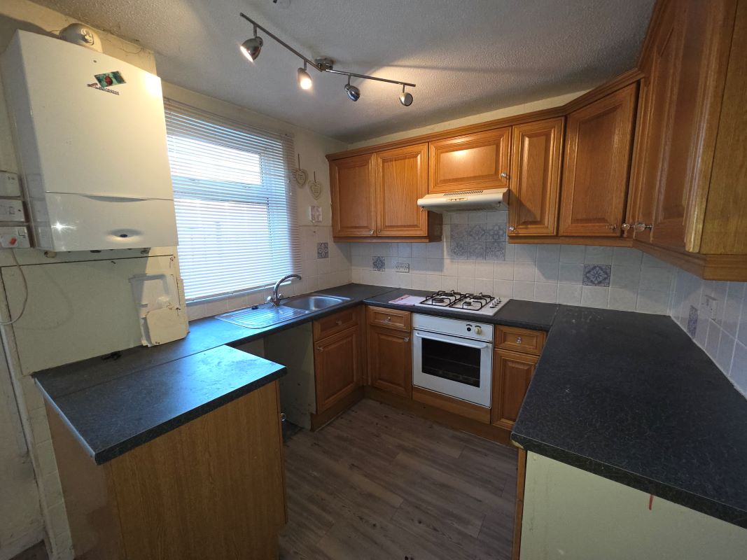 Freehold Vacant Three Bedroom House