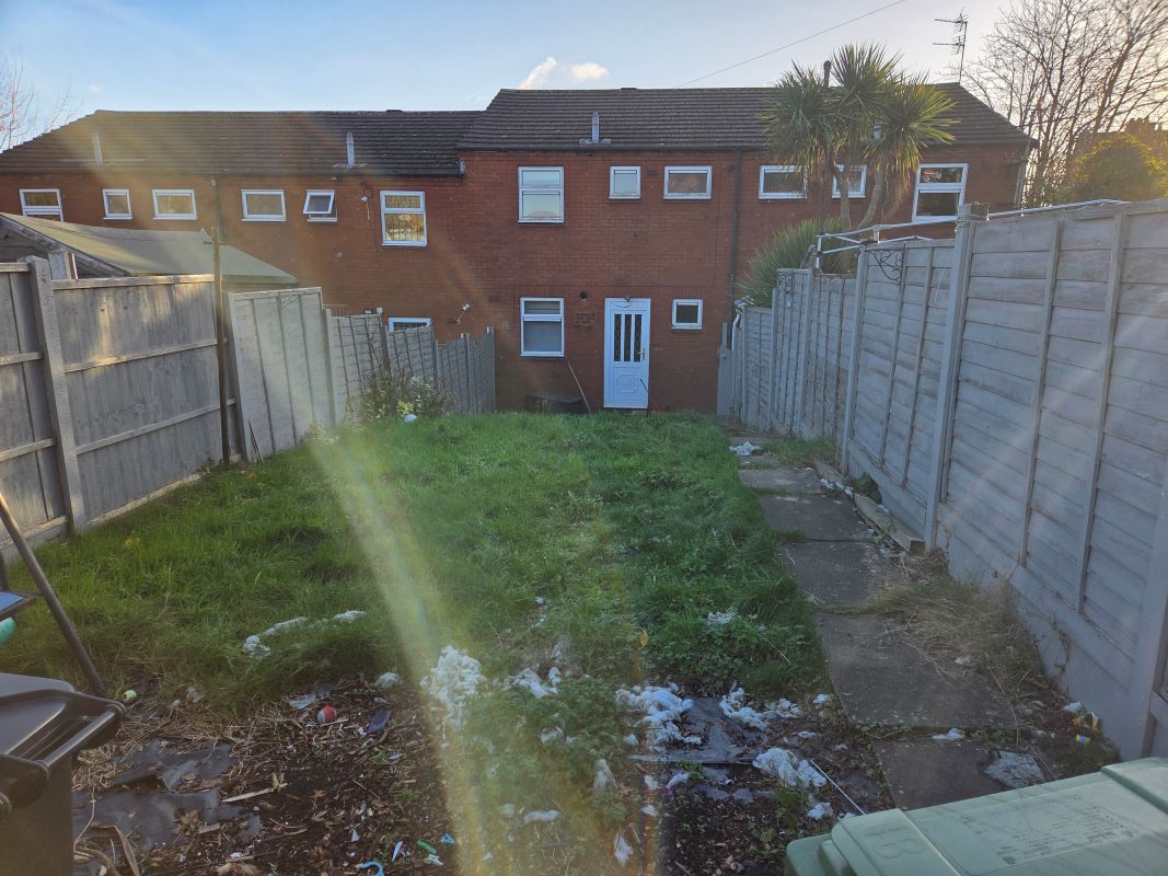 Freehold Vacant Three Bedroom House