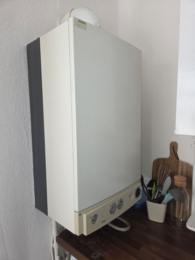 Flat 2,, 437 Cannock Road, Hednesford, Cannock, Staffordshire, WS12 4AE