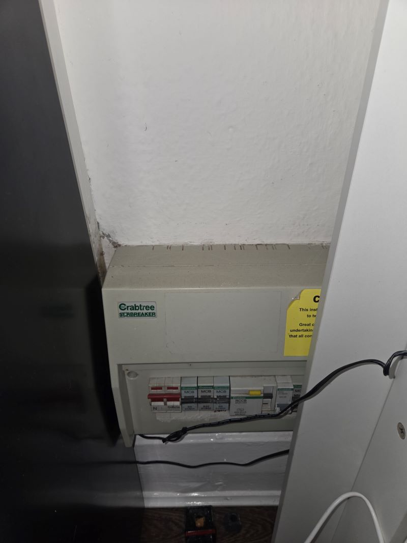 Flat 2,, 437 Cannock Road, Hednesford, Cannock, Staffordshire, WS12 4AE