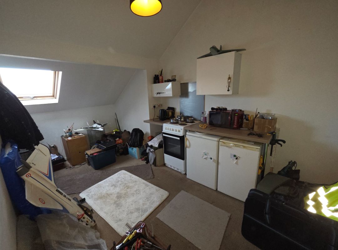 Flat 6,, 437 Cannock Road, Hednesford, Cannock, Staffordshire, WS12 4AE