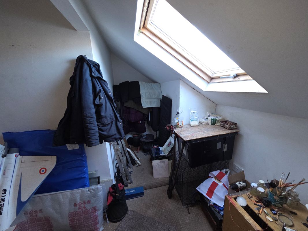 Flat 6,, 437 Cannock Road, Hednesford, Cannock, Staffordshire, WS12 4AE