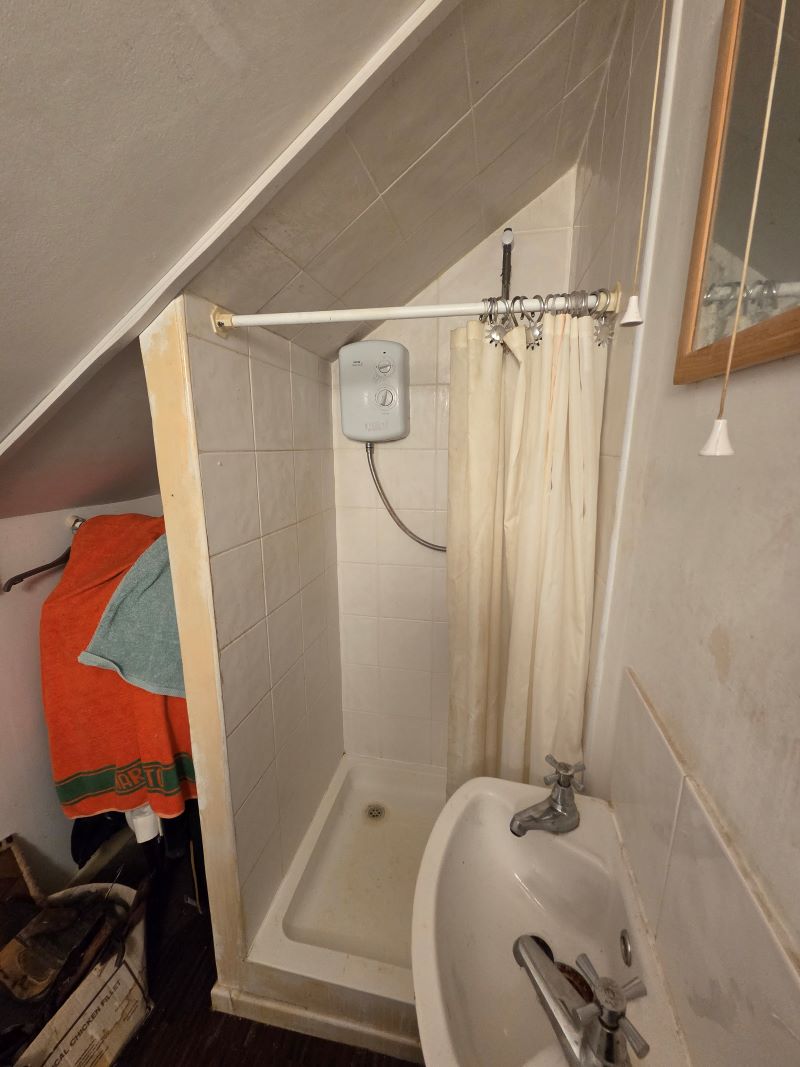 Flat 6,, 437 Cannock Road, Hednesford, Cannock, Staffordshire, WS12 4AE