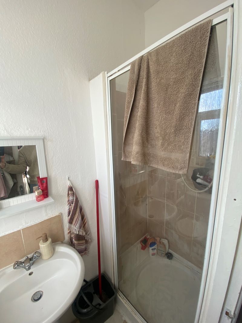 Flat 2,, 437 Cannock Road, Hednesford, Cannock, Staffordshire, WS12 4AE